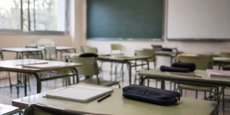 La educación pública madrileña mantiene una huelga indefinida desde el 14 de octubre si no hay acuerdo 1 La educación pública madrileña mantiene una huelga indefinida desde el 14 de octubre si no hay acuerdo