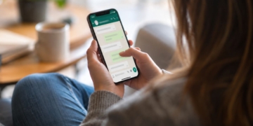 Una nueva estafa detectada en Guadalajara suplanta contactos reales de WhatsApp para pedir transferencias urgentes