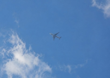 Torrejón reclama reducir los sobrevuelos de Barajas sobre diez barrios afectados por el aumento del ruido de los aviones