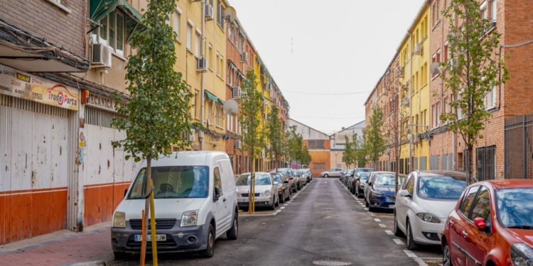 El barrio San José de Torrejón estrena aceras más anchas, nuevo asfaltado, árboles y alumbrado tras su primera reforma