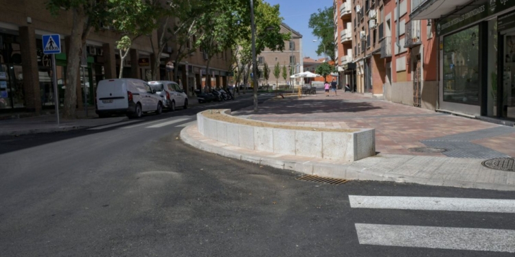 La calle Teniente Ruiz de Alcalá gana espacio peatonal tras unas obras de remodelación de 500.000 euros 1 La calle Teniente Ruiz de Alcalá gana espacio peatonal tras unas obras de remodelación de 500.000 euros