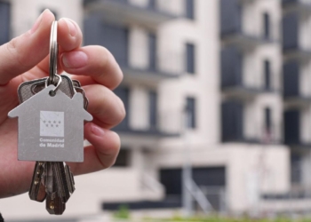 Madrid amplía hasta los 50 años las hipotecas de Mi Primera Vivienda y eleva el límite a 425.000 euros