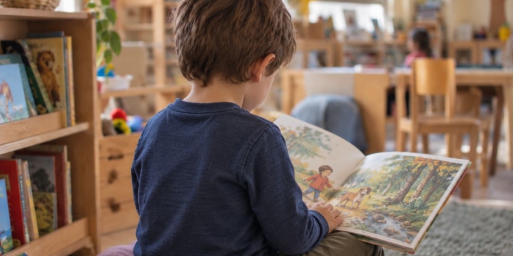 Madrid implantará un seguimiento personalizado de la lectura desde los cuatro años en centros financiados con fondos públicos 1 La Comunidad de Madrid destinará 1.240 millones a climatizar y mejorar la accesibilidad de los colegios e institutos públicos
