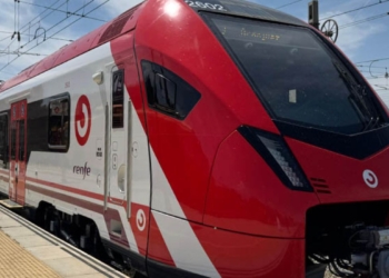 Los nuevos trenes de gran capacidad comienzan a circular por la C-7 entre Alcalá y Madrid