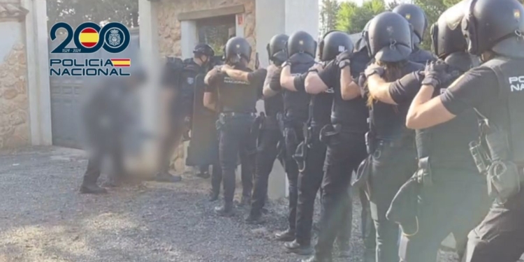 Una denuncia en Alcalá destapa una trama que buscaba quedarse con viviendas de personas mayores 1 Una denuncia en Alcalá destapa una trama que buscaba quedarse con viviendas de personas mayores