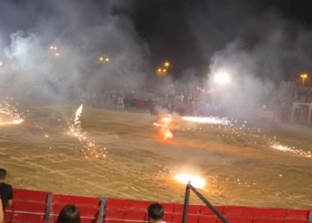 Un error con pirotecnia deja más de diez atendidos en una actividad infantil de las fiestas de Camarma