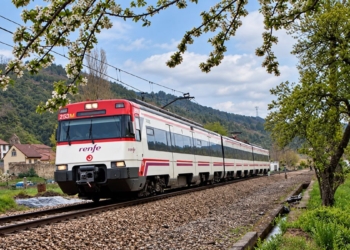 Fallece una persona tras ser arrollada por un tren en un punto no autorizado de paso en Guadalajara