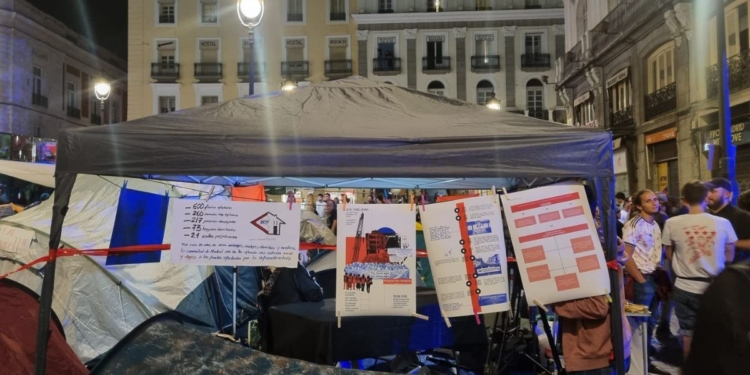 Los afectados por Metro 7B llevan a Sol su reclamación de alternativas de vivienda tras los desalojos
