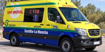 Un hombre de 42 años, hospitalizado por inhalación de humo tras un incendio en una vivienda de Guadalajara