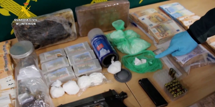 Una vivienda de Alcalá, señalada como almacén de cocaína en un juicio contra nueve acusados de narcotráfico
