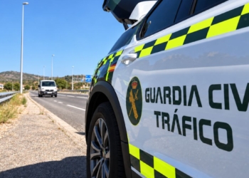 Los controles contra el uso del móvil al volante se intensifican esta semana en Guadalajara y Azuqueca