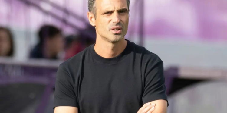 El CD Guadalajara destituye a Miguel Flaño tras caer ante el Atlético Tordesillas y siete jornadas de Liga 1 El CD Guadalajara destituye a Miguel Flaño tras caer ante el Atlético Tordesillas y siete jornadas de Liga